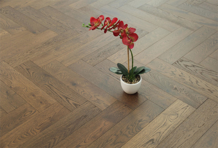 Coffee Oak Engineered Herringbone Flooring 600x125x14/3mm HO1407