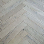 Beach Sand Bespoke Engineered Oak Herringbone 600x115x18/4mm WHO1817
