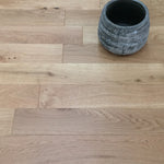 120x18mm Solid Oak Brushed UV Lacquered Wood Flooring WMO1805