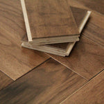 UV Lacquered American Black Walnut Herringbone 600x90x18/4mm WHW1802